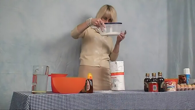 Hazel May's Hot kitchen encounter met een sexy recept