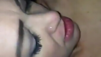 MILF suédoise amateur atteint l'orgasme pendant le sexe anal fait maison