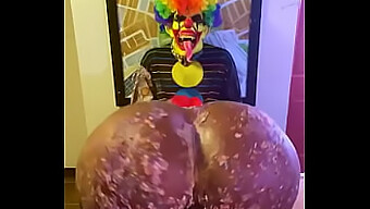 Gibby der Ebony Clown bekommt ein fantastisches Geburtstagsgeschenk von Victoria Cakes