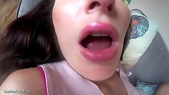 Pengalaman mulut dan lidah pacar yang menggoda untuk ASMR