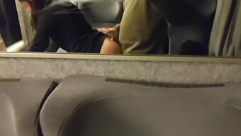 Resolver sexo anal amateur en un tren de un desconocido