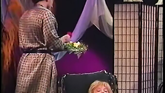 Una Scala Vintage Per Il Paradiso Con Tianna E Nina Hartley